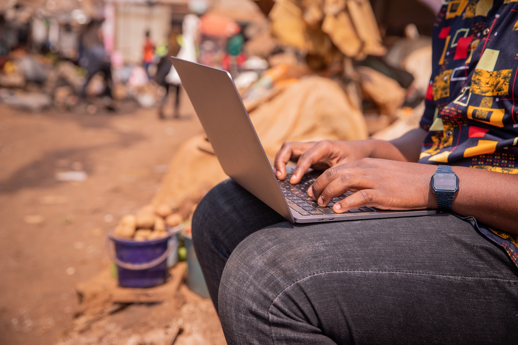 Using laptop on knees